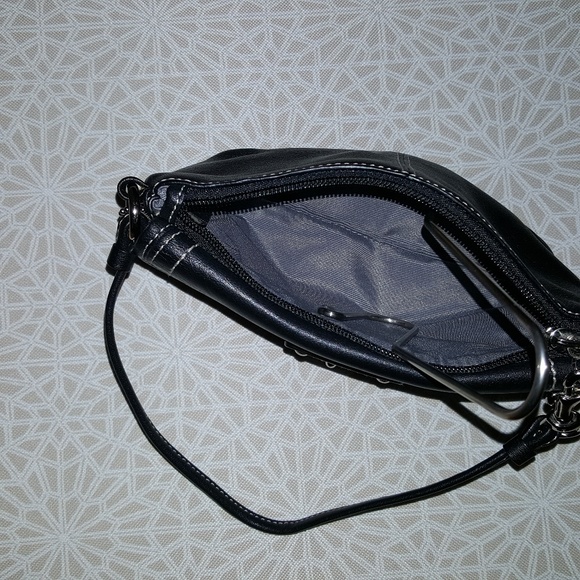 Coach wristlet - Picture 4 of 7